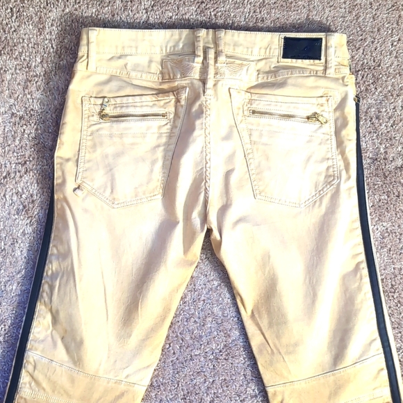 Robin's Jean Pants - Picture 3 of 4